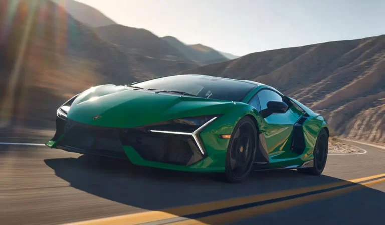 Lamborghini Revuelto 2025 – Monster Hybrid Dengan Tenaga 1.001 HP
