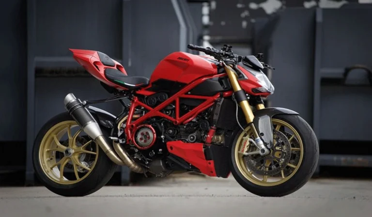 Ducati Streetfighter 848, Naked Bike Bertenaga Yang Memukau