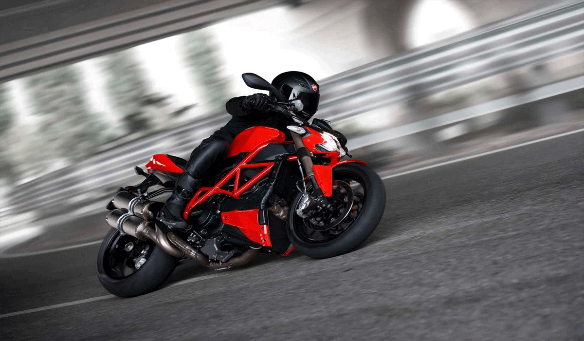 Ducati Streetfighter 848, Naked Bike Bertenaga Yang Memukau