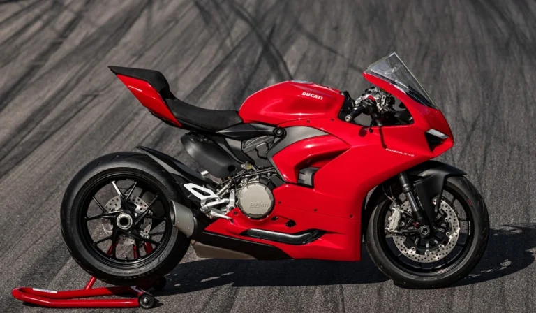 Ducati Panigale V2, Motor Sport yang Bikin Terpukau