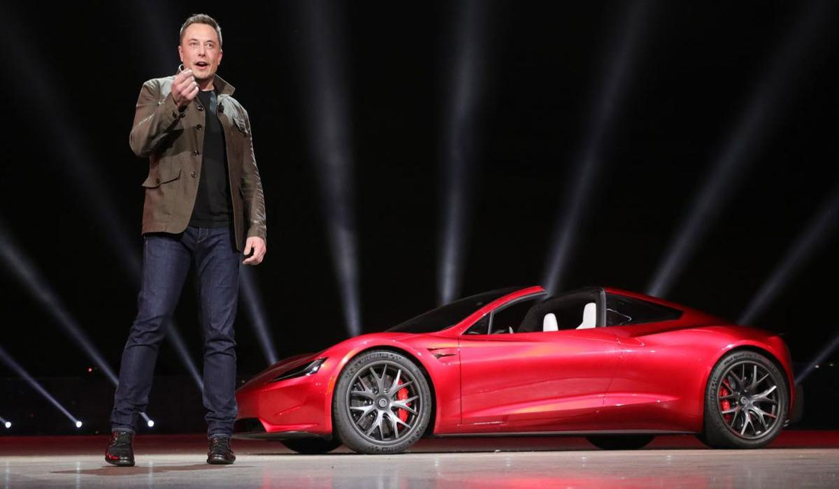 Bukan Mobil Biasa! Tesla Roadster, Supercar Canggih yang Sering Jadi Bintang di Film Laga! Bukan Mobil Biasa! Tesla Roadster, Supercar Canggih yang Sering Jadi Bintang di Film Laga!